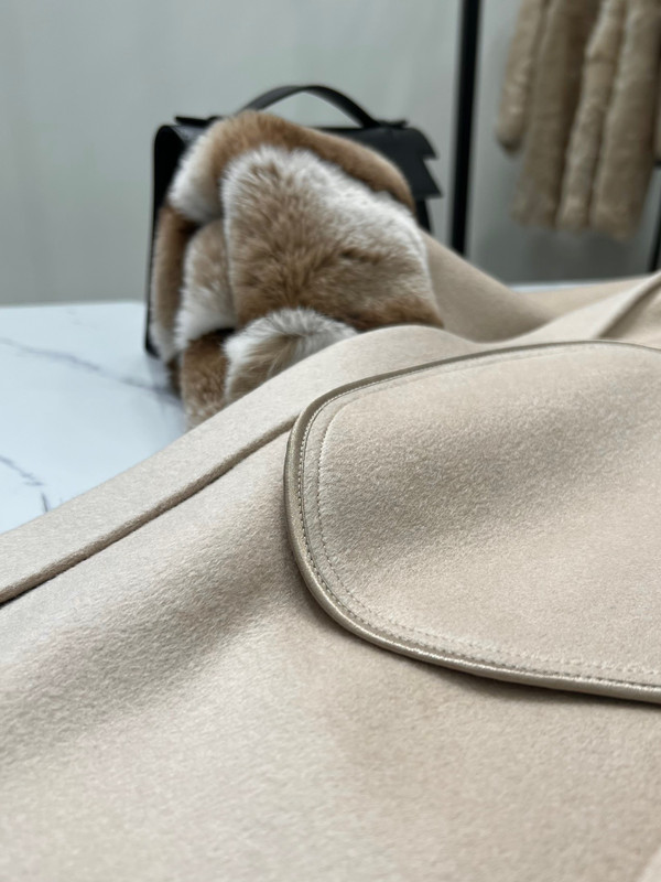 Loro Piana Salzburg Cape Cashmere Peanut Butter Melange