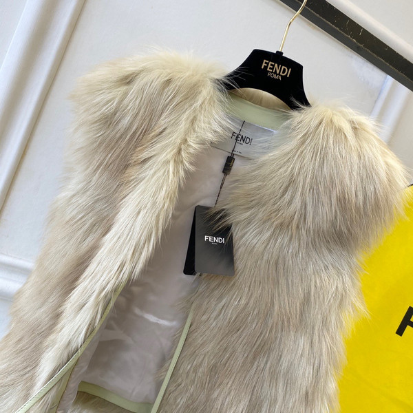 Fendi Gilet White fox-fur gilet yellow