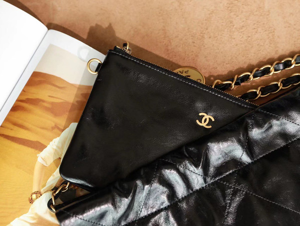 CHANEL 22 HANDBAG Shiny Calfskin