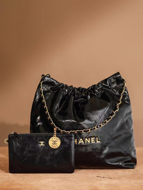 CHANEL 22 HANDBAG Shiny Calfskin
