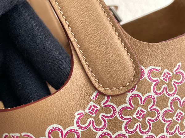 Hermès "Lucky Daisy" Chai Swift Picotin Lock 18 Palladium Hardware, 2022