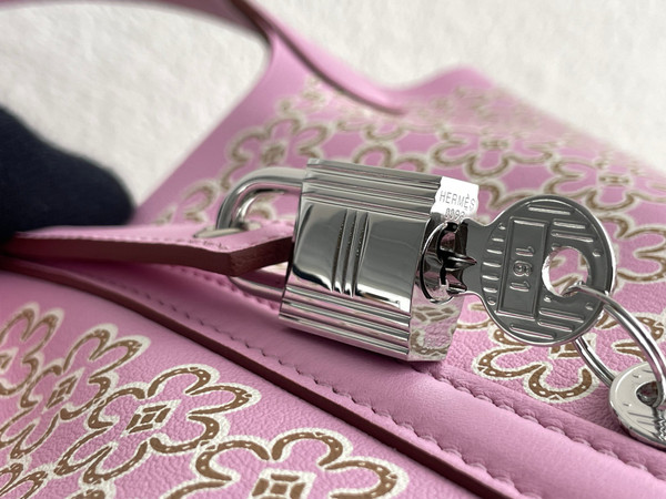 Hermès "Lucky Daisy" Mauve Sylvestre Swift Picotin Lock 18 Palladium Hardware, 2022