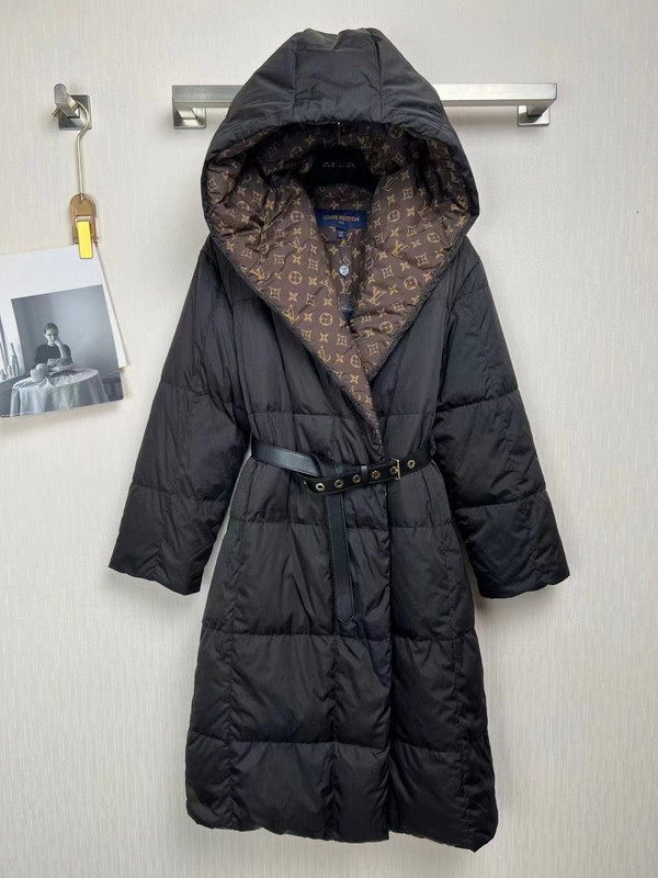 Louis Vuitton 1AA8X7 LONG PILLOW PUFFER WRAP COAT