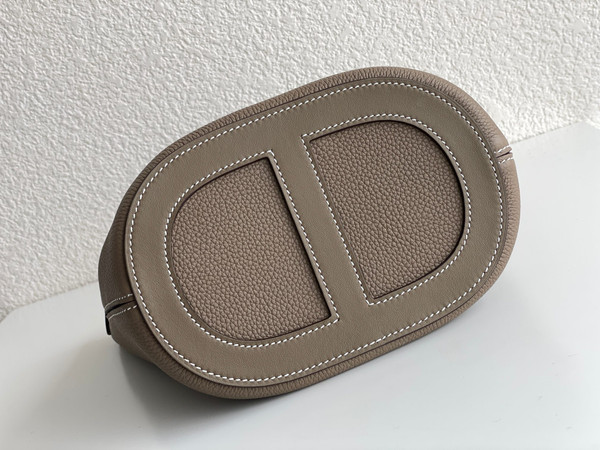 Hermes In-The-Loop 18 Bag Etoupe