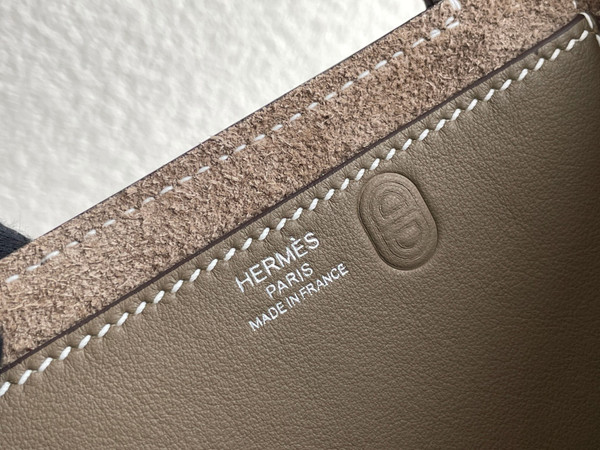 Hermes In-The-Loop 18 Bag Etoupe