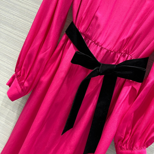 Gucci Silk belted dress