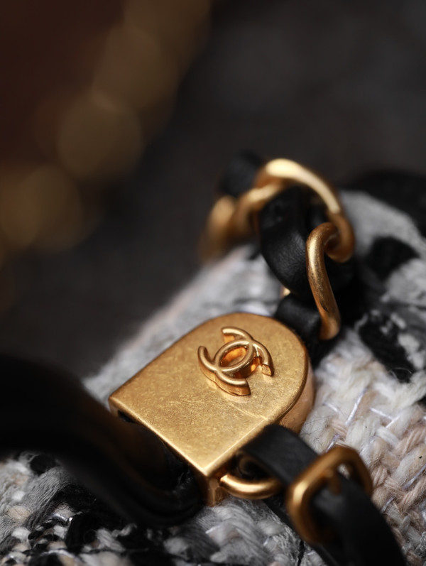 CHANEL SMALL FLAP BAG WITH TOP HANDLE