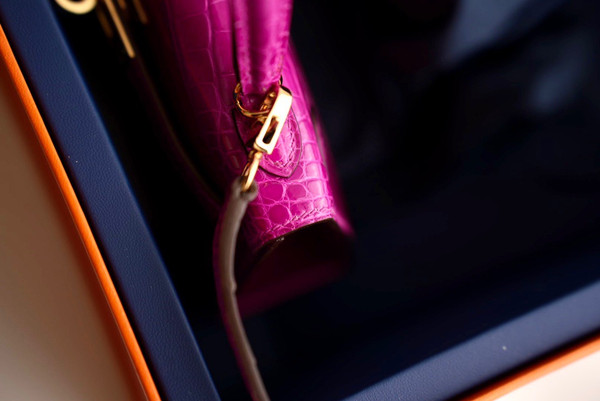 Hermès Kelly 20 Mini II Sellier  Rose Scheherazade Alligator Gold Hardware