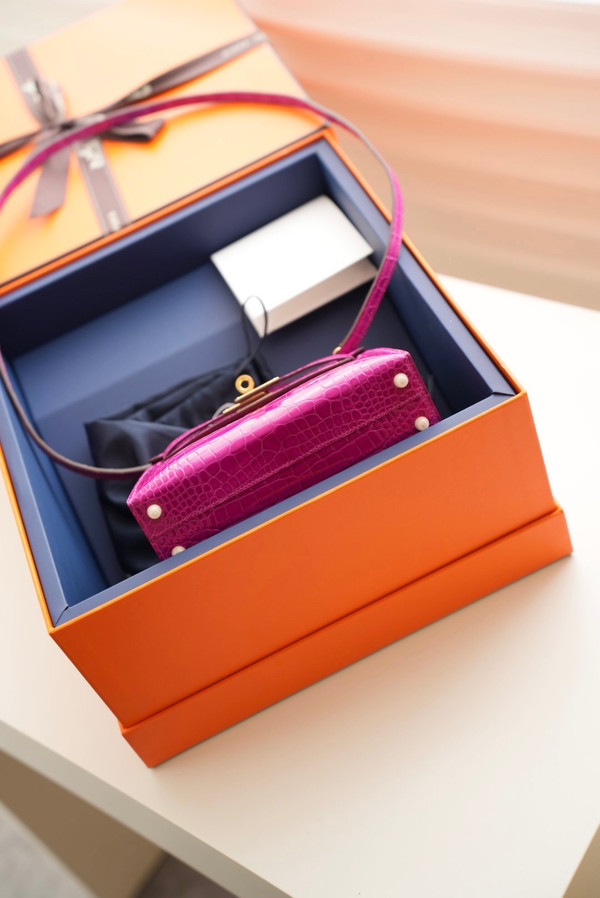 Hermès Kelly 20 Mini II Sellier  Rose Scheherazade Alligator Gold Hardware