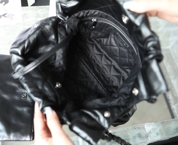 CHANEL 22 SMALL HANDBAG SO BLACK