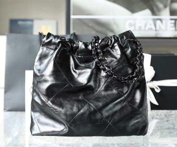 CHANEL 22 SMALL HANDBAG SO BLACK