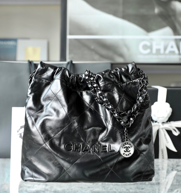 CHANEL 22 SMALL HANDBAG SO BLACK