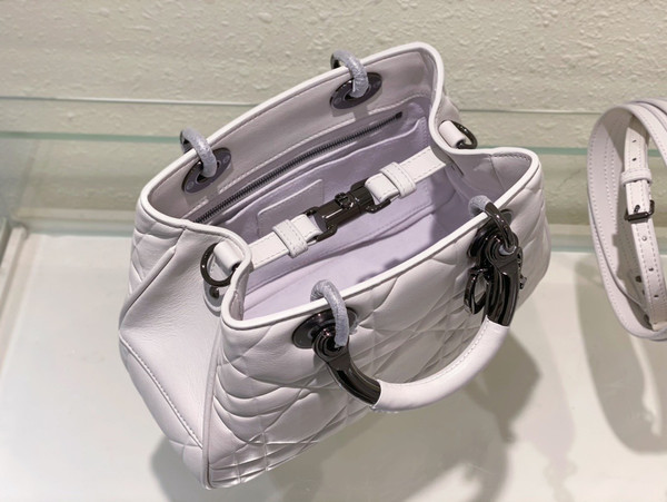 [Priority Release] Christian Dior The lady Dior 95.22 Bag Medium White