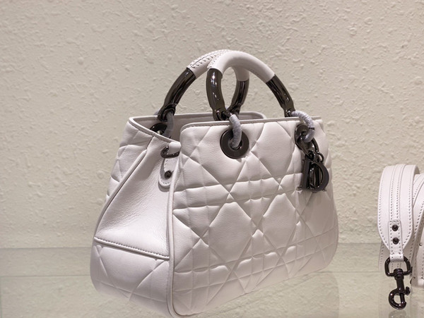 [Priority Release] Christian Dior The lady Dior 95.22 Bag Medium White