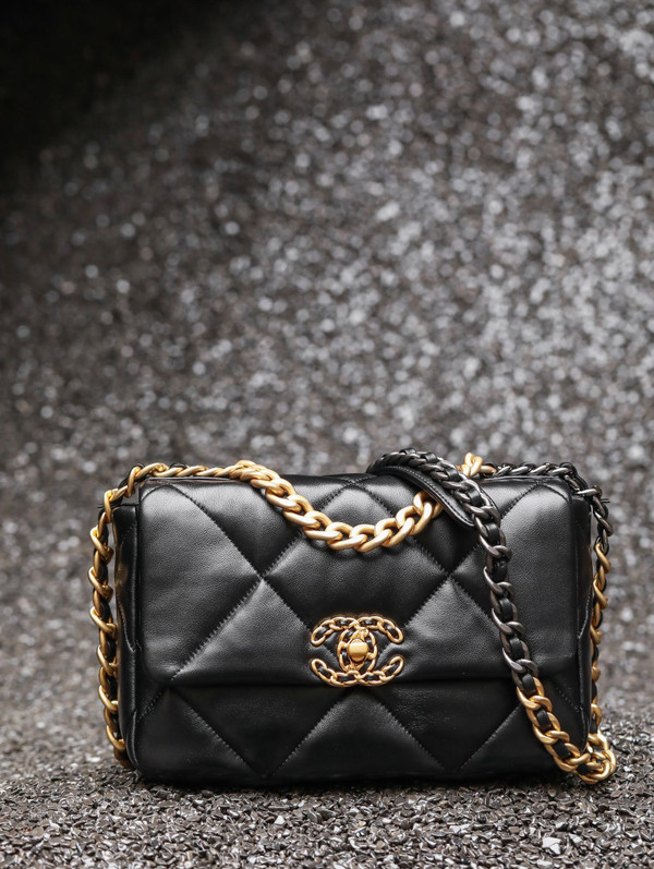 Chanel Shiny Lambskin 19 HANDBAG Black