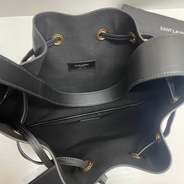 Saint Laurent PARIS VII MEDIUM HOBO BAG IN LEATHER