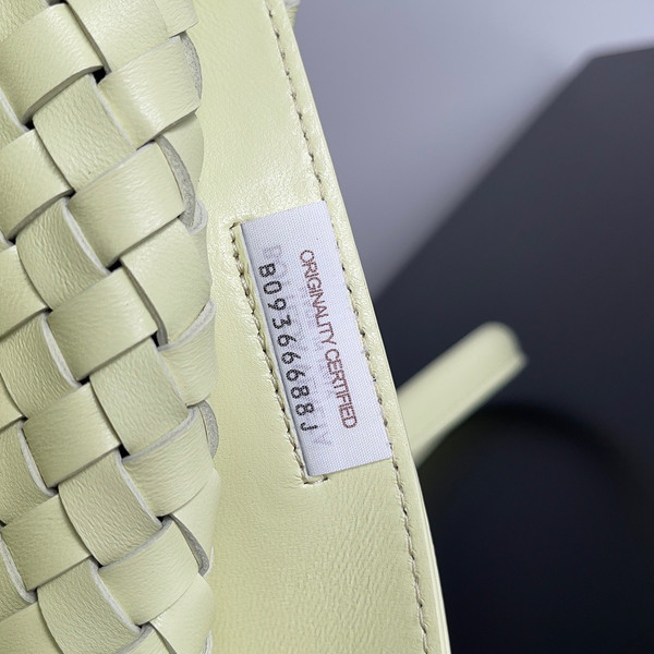 Bottega Veneta Large Cabat in  Zest Washed