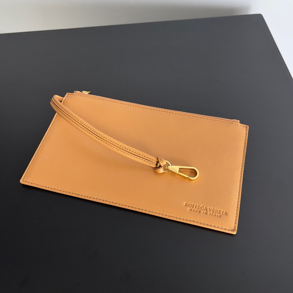 Bottega Veneta Large Cabat in Brown