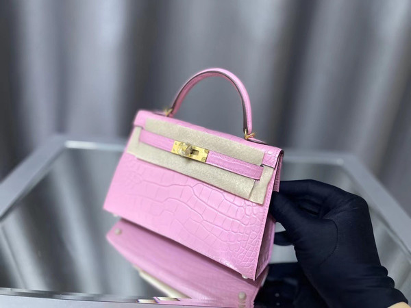 Hermes  Sakura Pink Mini Kelly II 20 Alligator Gold Hardware