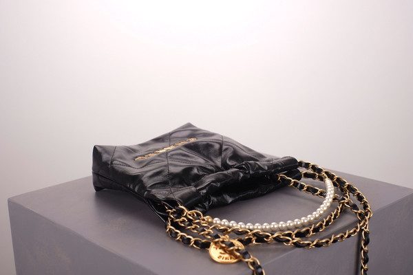 CHANEL 22 MINI HANDBAG GOLD LOGO BLACK SS2023 BLACK