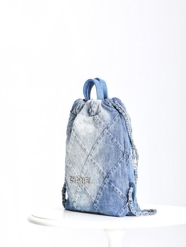 CHANEL 22 DENIM HANDBAG SS2023
