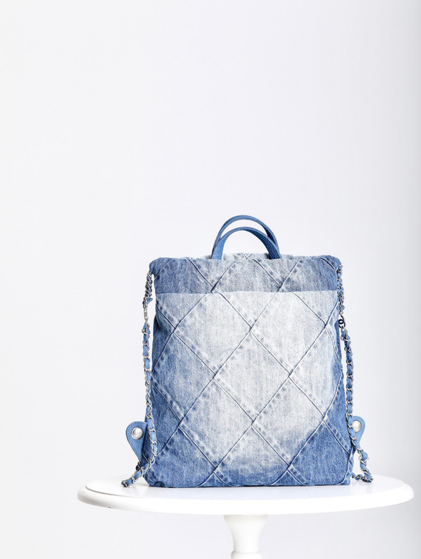 CHANEL 22 DENIM HANDBAG SS2023