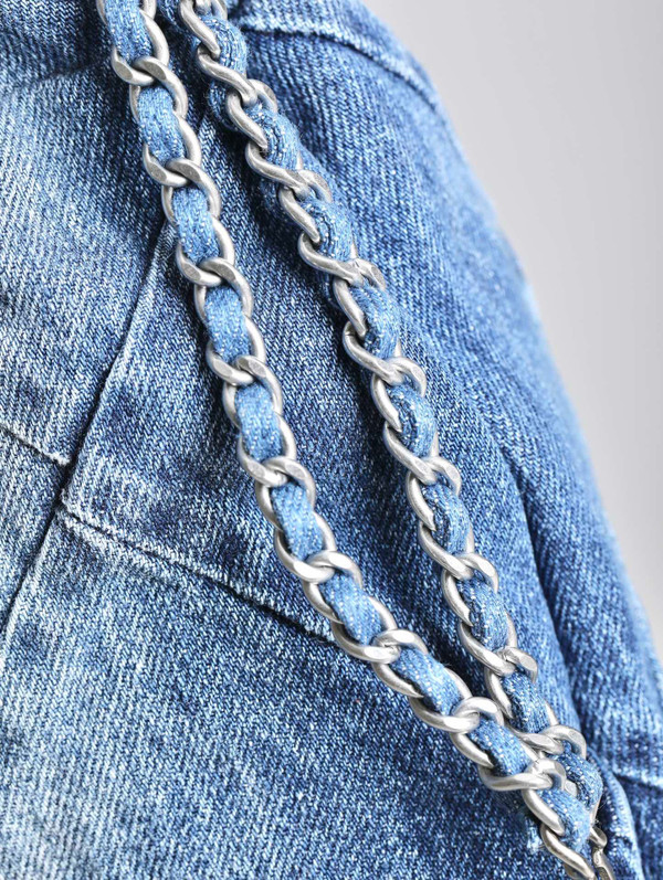 CHANEL 22 DENIM HANDBAG SS2023