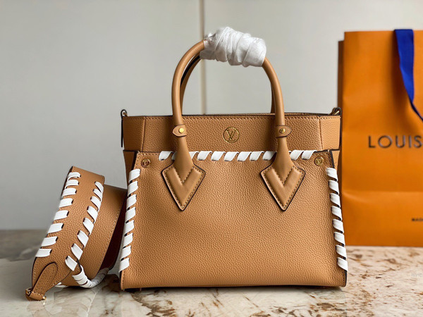 Louis Vuitton M21585 On My Side PM