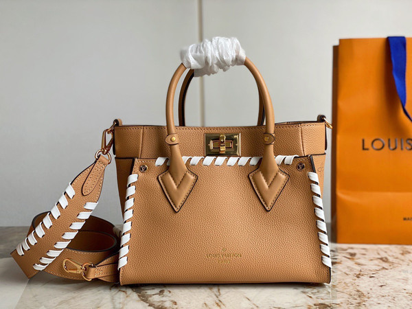 Louis Vuitton M21585 On My Side PM