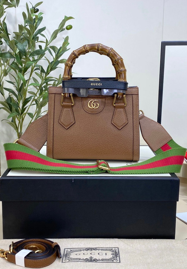 Gucci Diana Mini tote bag Brown