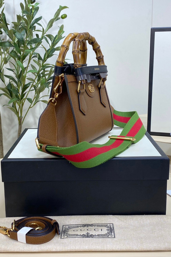 Gucci Diana Mini tote bag Brown