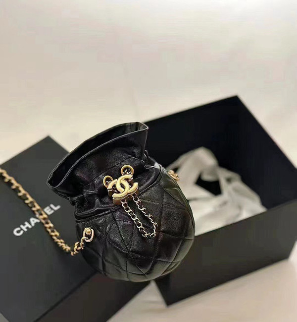 Chanel CLUTCH WITH CHAIN SS2023