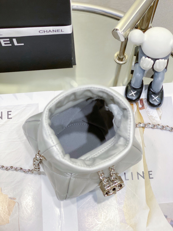 Chanel CLUTCH WITH CHAIN SS2023 SILVER