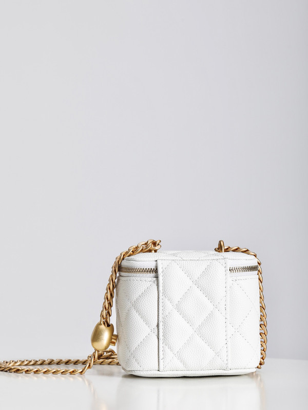 Chanel CLUTCH WITH CHAIN WHITE SS2023