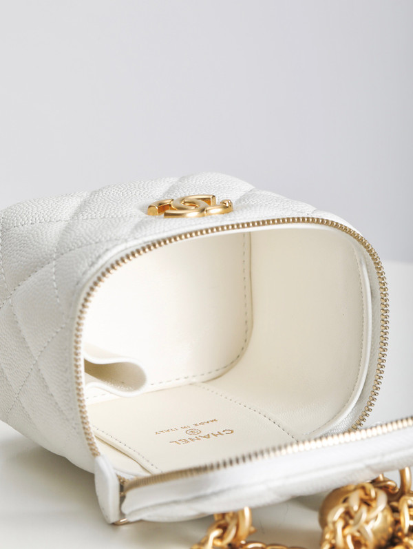 Chanel CLUTCH WITH CHAIN WHITE SS2023