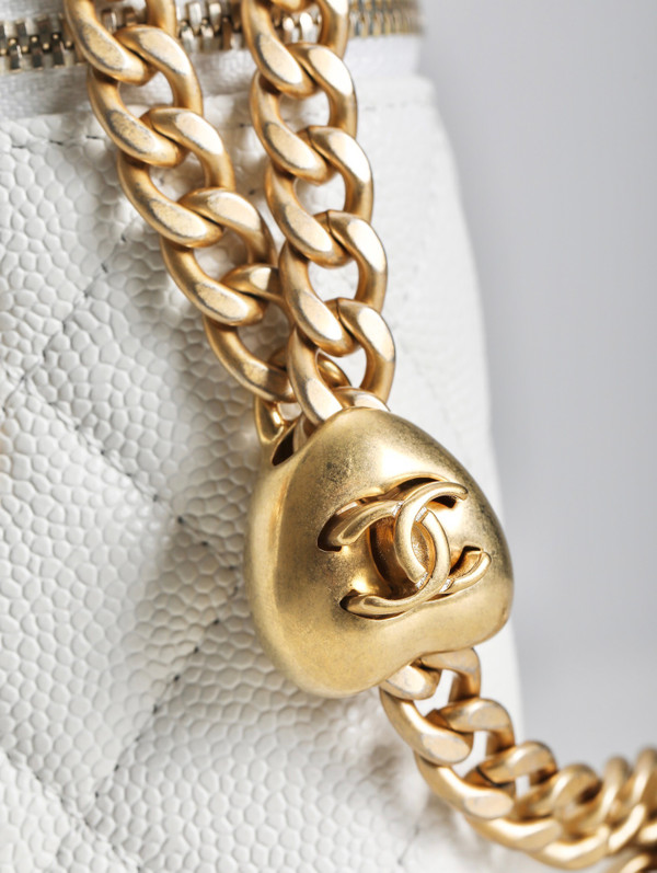Chanel CLUTCH WITH CHAIN WHITE SS2023