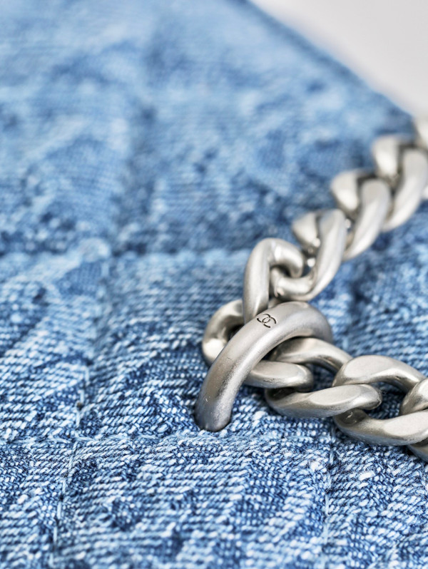 Chanel CLUTCH WITH CHAIN DENIM SS2023