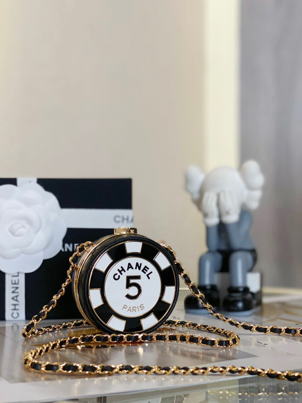 Chanel CLUTCH WITH CHAIN SS2023 Black
