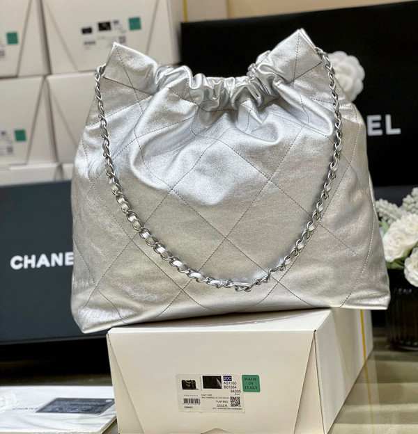 CHANEL 22 HANDBAG Silver Medium AW 2022