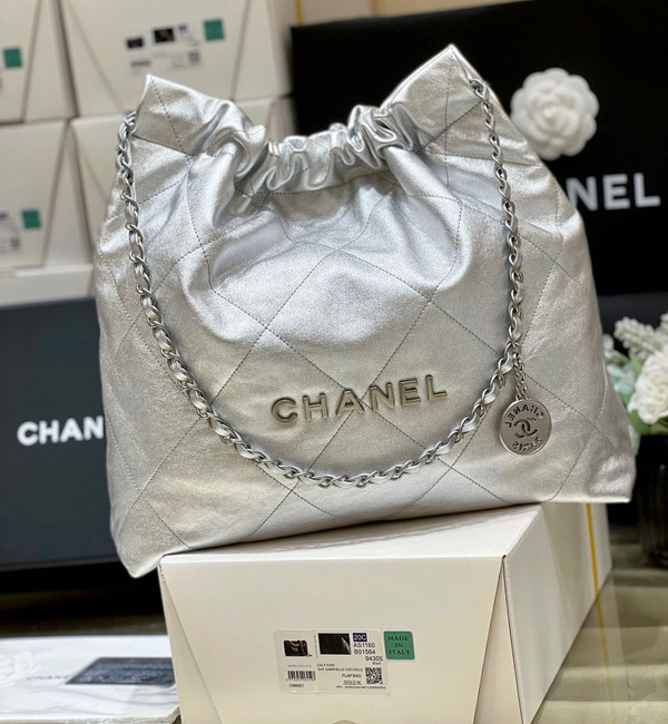 CHANEL 22 HANDBAG Silver Medium AW 2022