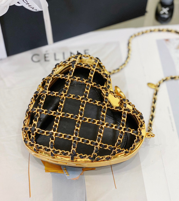 Chanel HEART MINAUDIERE 2023