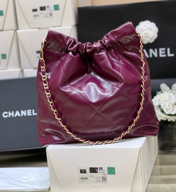 CHANEL 22 HANDBAG Bordeaux Medium SS 2023