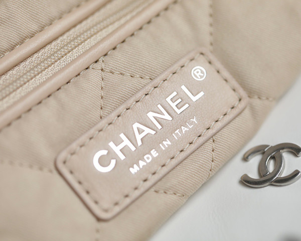 CHANEL 22 HANDBAG White with Silver Hardware Medium SS 2023