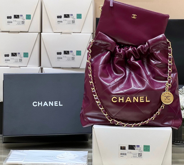 CHANEL 22 SMALL HANDBAG BORDEAUX GOLD LOGO