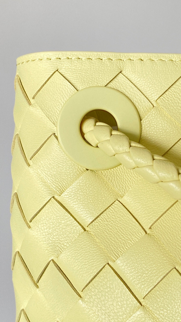 Bottega  Veneta Small Andiamo Bag White