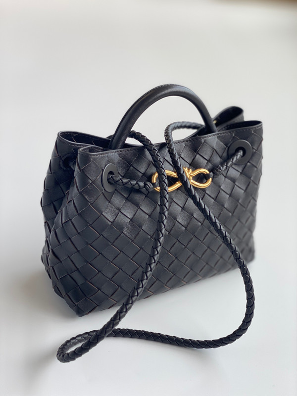 Bottega  Veneta Small Andiamo Bag Black