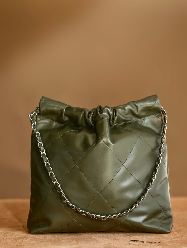 CHANEL 22 HANDBAG Olive Medium SS 2023