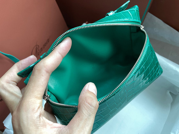 Loro Piana Extra Pocket Pouch L19  Emeralds Alligator