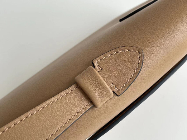 Hermes Kelly 31cm Cut Pochette gold Swift