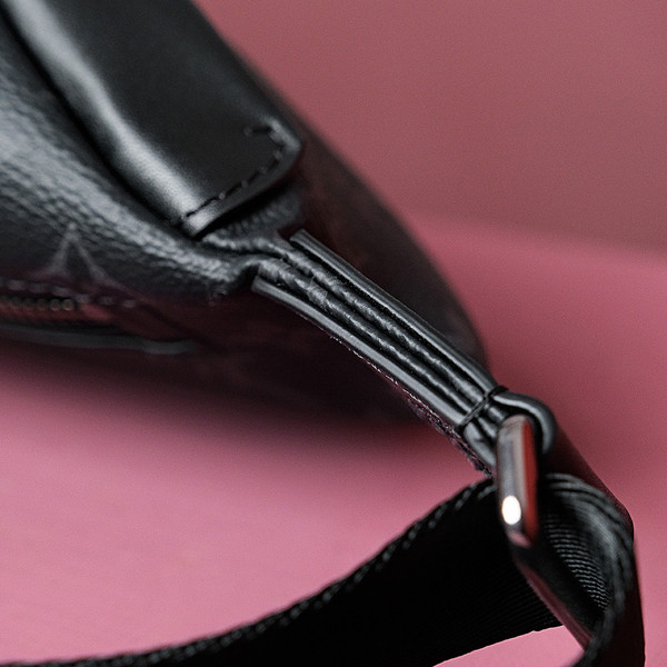 Louis Vuitton M46035 Discovery Bumbag PM